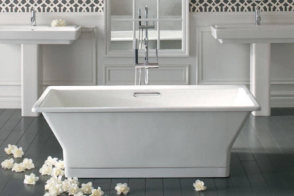 Bath refinishing vs replacement services in Hialeah FL - Expert bathtub refinishing and replacement options